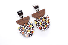 Load image into Gallery viewer, Softball Earrings