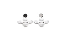 Load image into Gallery viewer, Oversized Flower Earrings