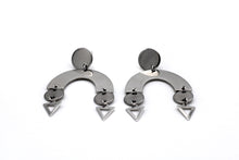 Load image into Gallery viewer, Arch Earrings