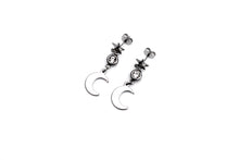 Load image into Gallery viewer, Star and Moon Earrings