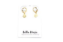 Load image into Gallery viewer, Tiny Daisy Lever Back Earrings