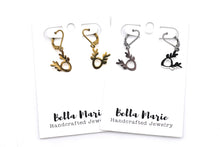 Load image into Gallery viewer, Simple Reindeer Earrings