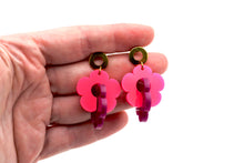 Load image into Gallery viewer, Flower Link Earrings