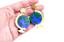 Load image into Gallery viewer, Globe Earrings