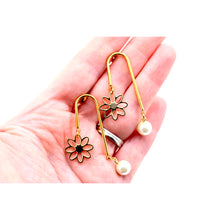 Load image into Gallery viewer, Gold Daisy & Pearl Asymmetrical Dangle Earrings