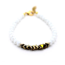 Load image into Gallery viewer, White and Gold Beaded Bracelet