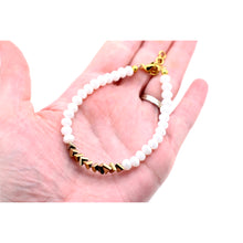 Load image into Gallery viewer, White and Gold Beaded Bracelet
