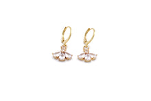 Load image into Gallery viewer, Gold Leverback Earrings