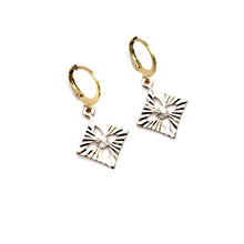 Load image into Gallery viewer, Diamond Leverback Earrings
