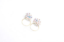 Load image into Gallery viewer, Flower Cluster Earrings