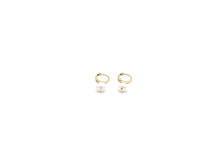 Load image into Gallery viewer, Pearl Leverback Earrings