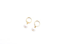 Load image into Gallery viewer, Pearl Leverback Earrings