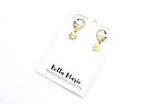 Load image into Gallery viewer, Tiny Daisy Lever Back Earrings