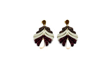 Load image into Gallery viewer, Glitter Leaf Earrings