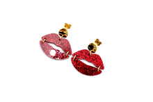 Load image into Gallery viewer, Red Glitter Lips Earrings