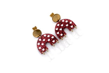 Load image into Gallery viewer, Glitter Heart Fringe Earrings