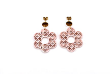 Load image into Gallery viewer, Pink Rattan Style Flower Earrings