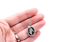 Load image into Gallery viewer, Flower Wax Stamp Necklace
