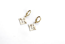 Load image into Gallery viewer, Diamond Leverback Earrings
