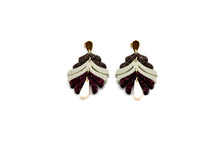 Load image into Gallery viewer, Glitter Leaf Earrings
