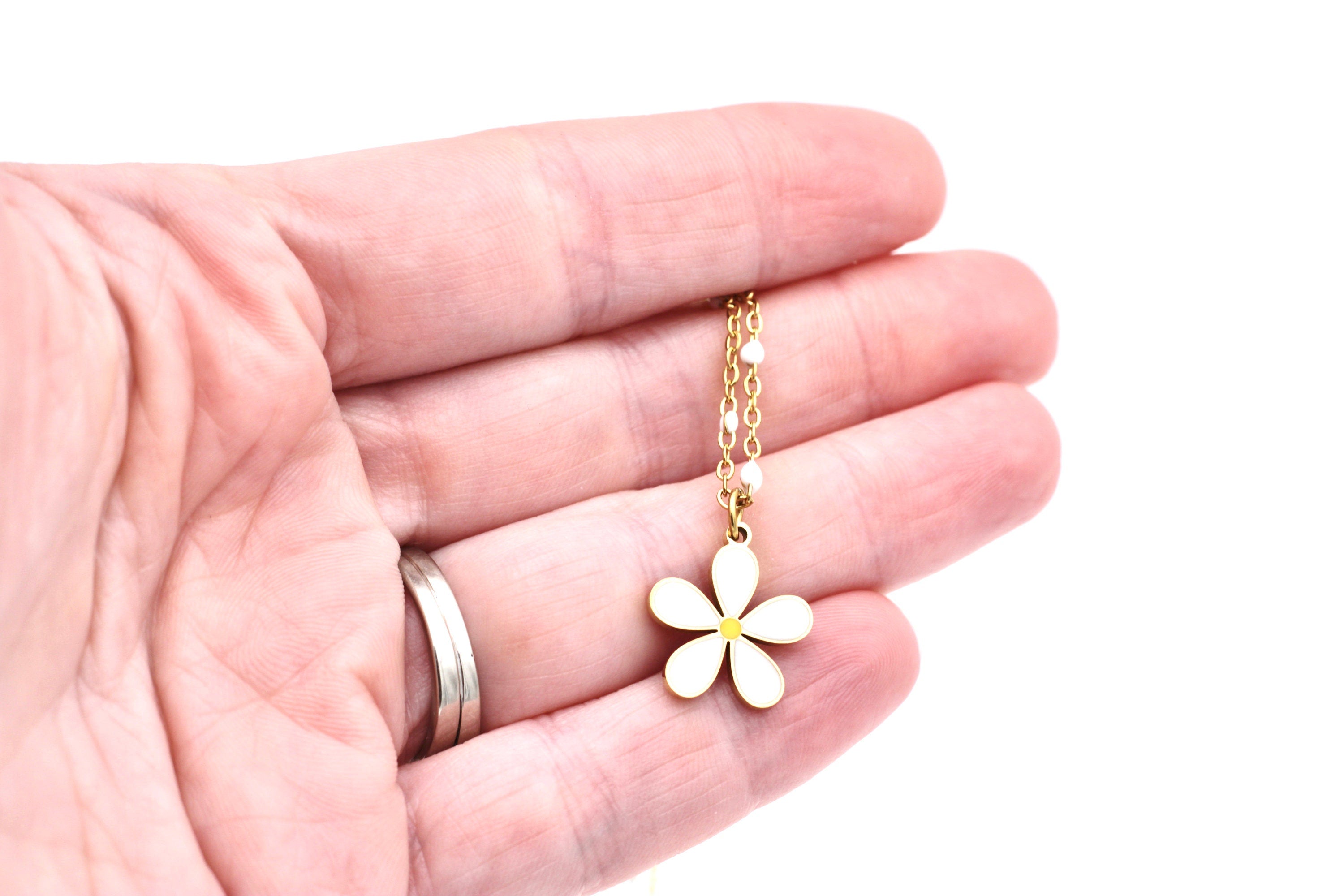 Enamel Daisy Necklace