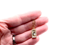 Load image into Gallery viewer, Shell Moon Necklace
